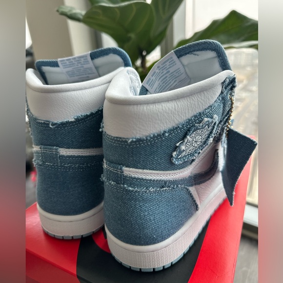 Womens Air Jordan 1 Retro High OG 'Denim - Picture 4 of 11